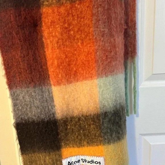 acne studios scarf - Picture 2 of 3